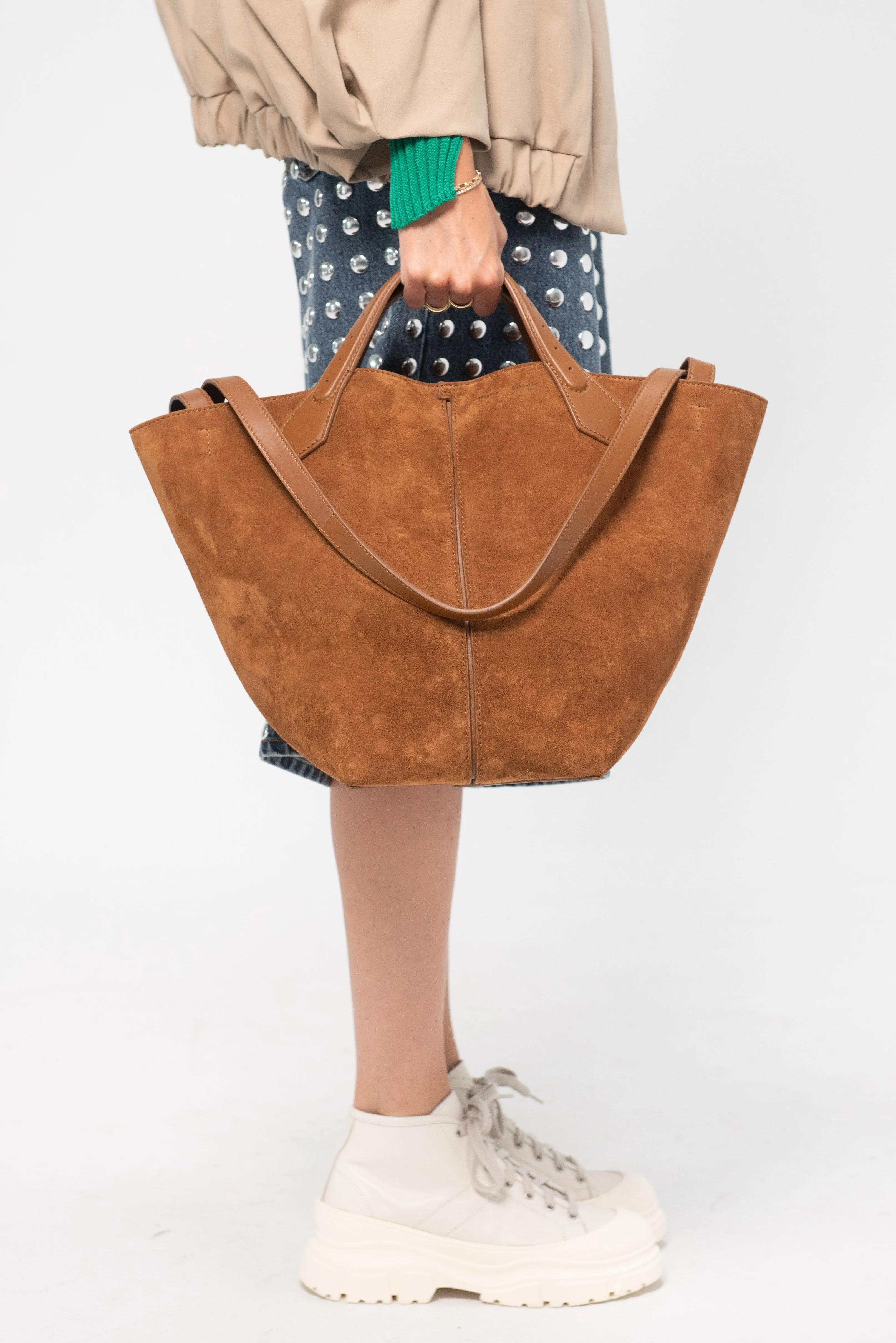 Large Chelsea Tote in Suede, Saddle