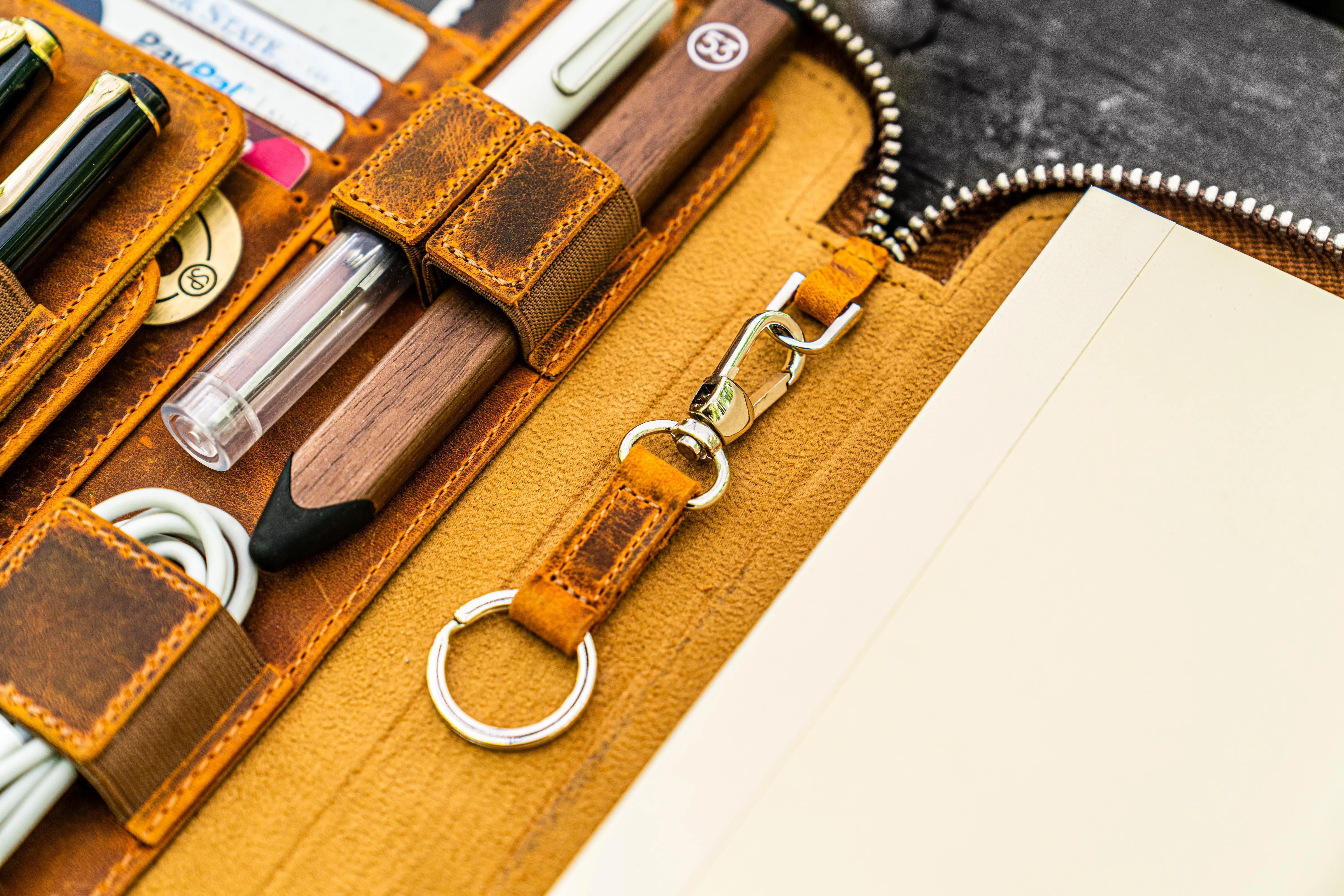 Leather Zippered Hobonichi Cousin A5 Planner Folio - Crazy Horse Brown