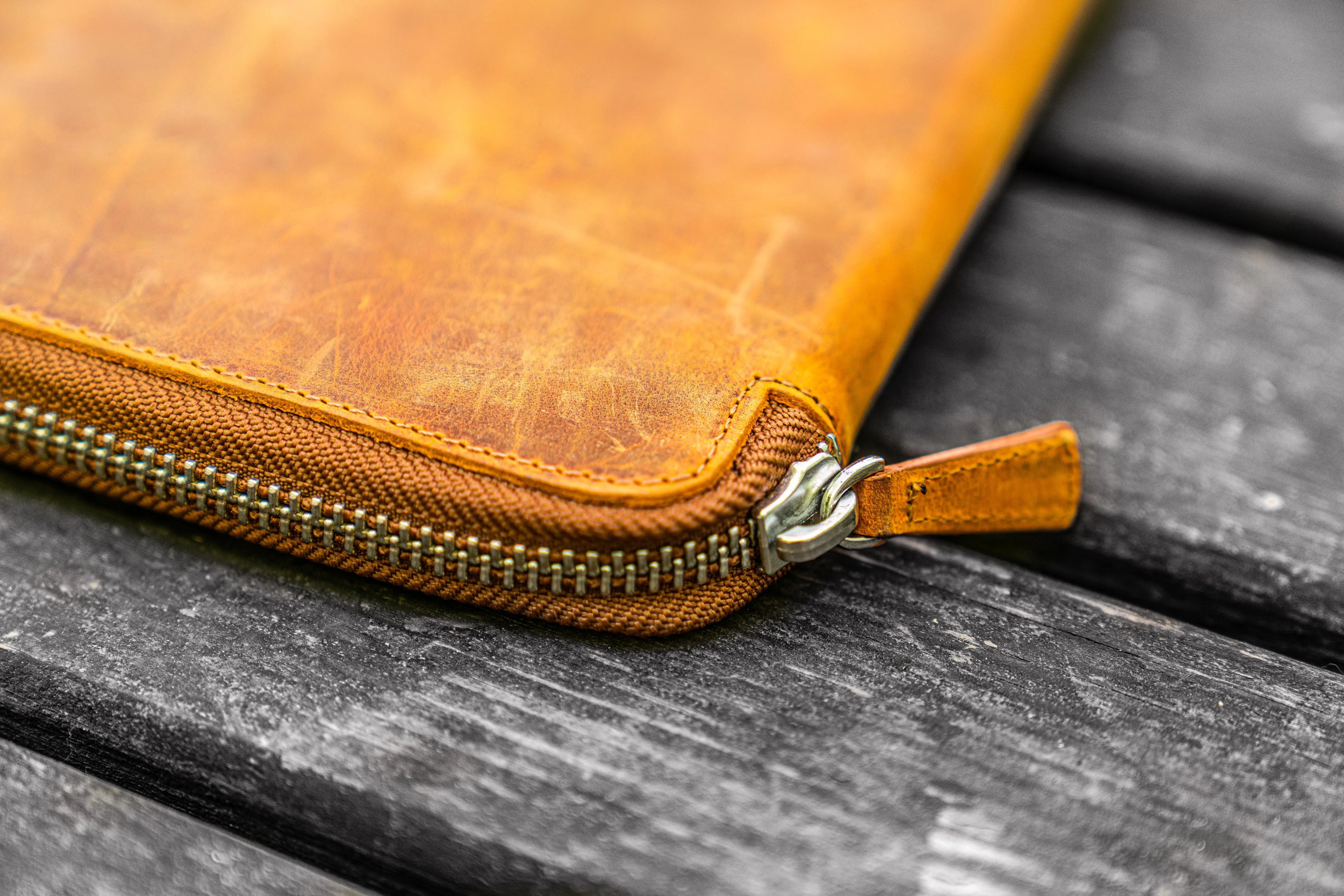 Leather Zippered Hobonichi Cousin A5 Planner Folio - Crazy Horse Brown