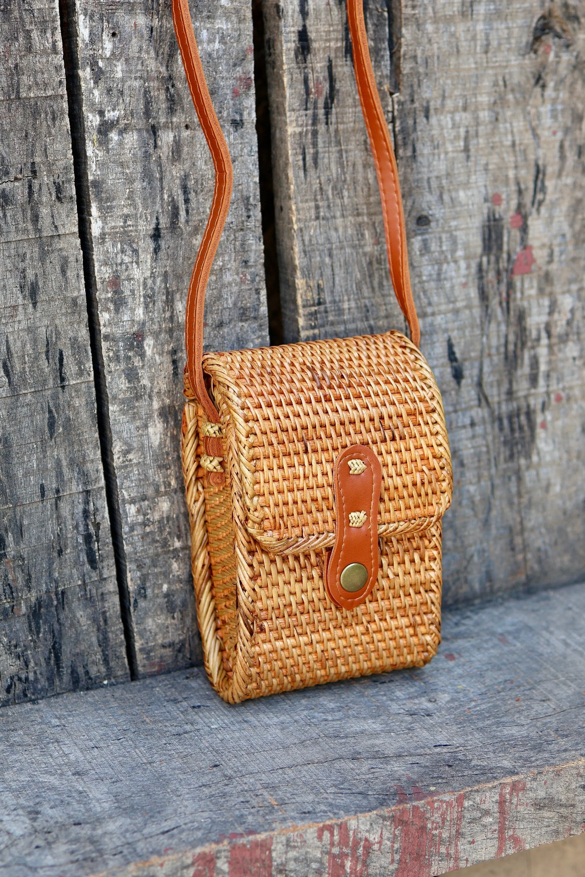 Small Handwoven Rattan Bali Bag, Shoulder Bag, Crossbody Purse for Mobile Phone, Braided Straw Bag, Bohemian Style Rattan Bags, Gift for her