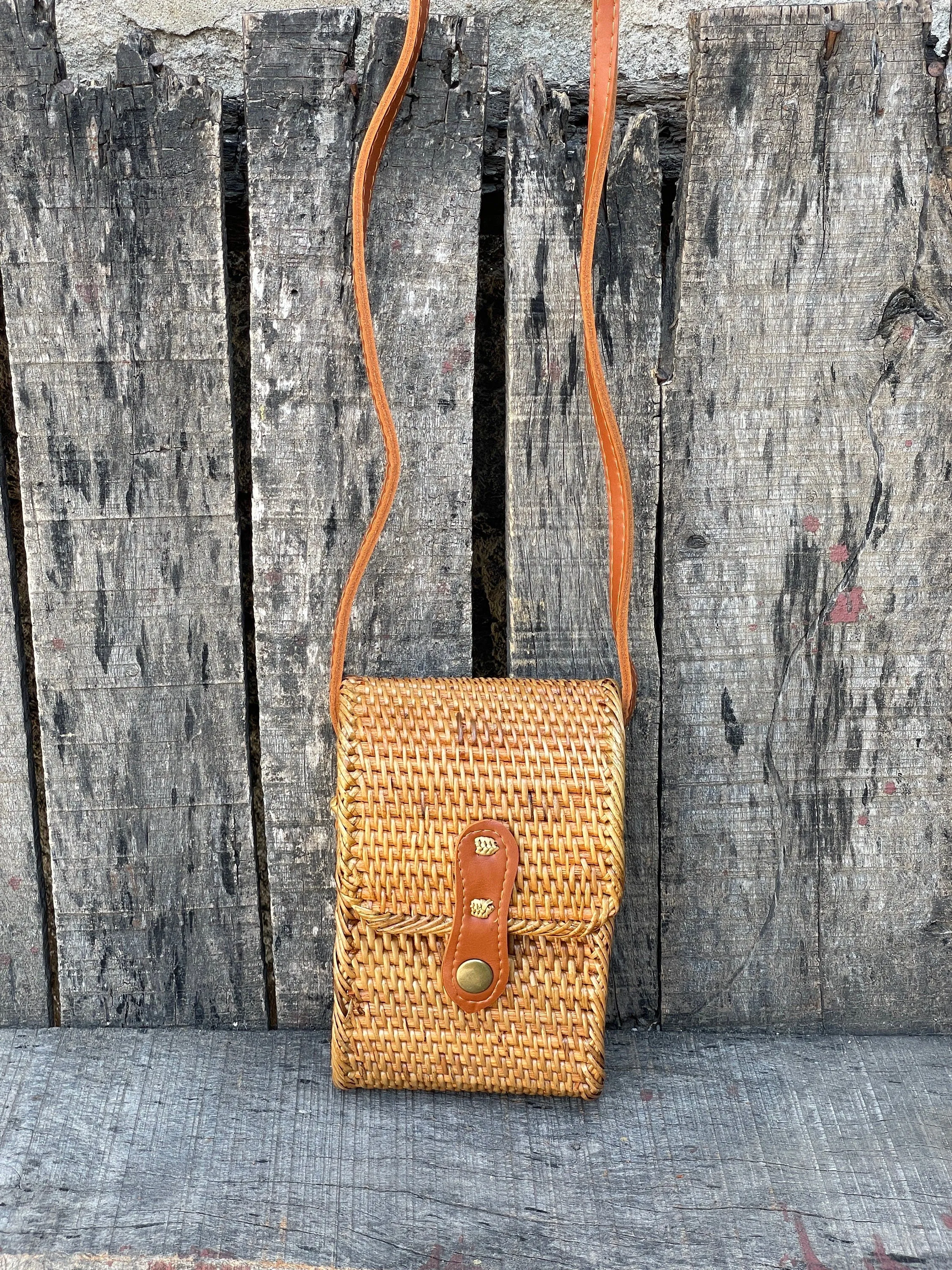 Small Handwoven Rattan Bali Bag, Shoulder Bag, Crossbody Purse for Mobile Phone, Braided Straw Bag, Bohemian Style Rattan Bags, Gift for her